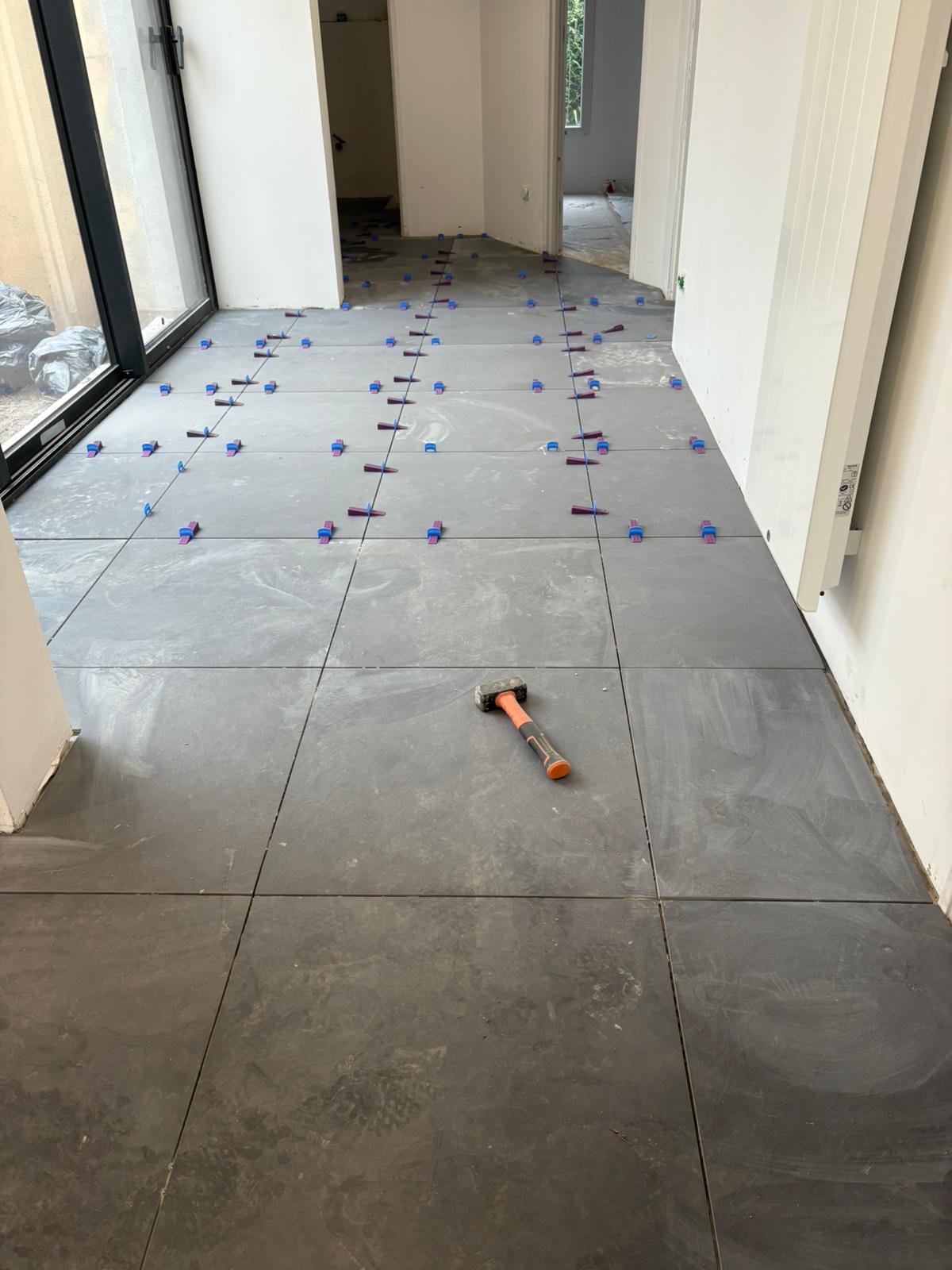 Pose d'un carrelage gris ardoise à Saint-Herblain